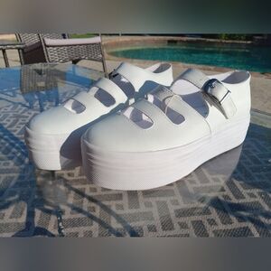 New Never Worn Jeffrey Campbell White Platform Shoes